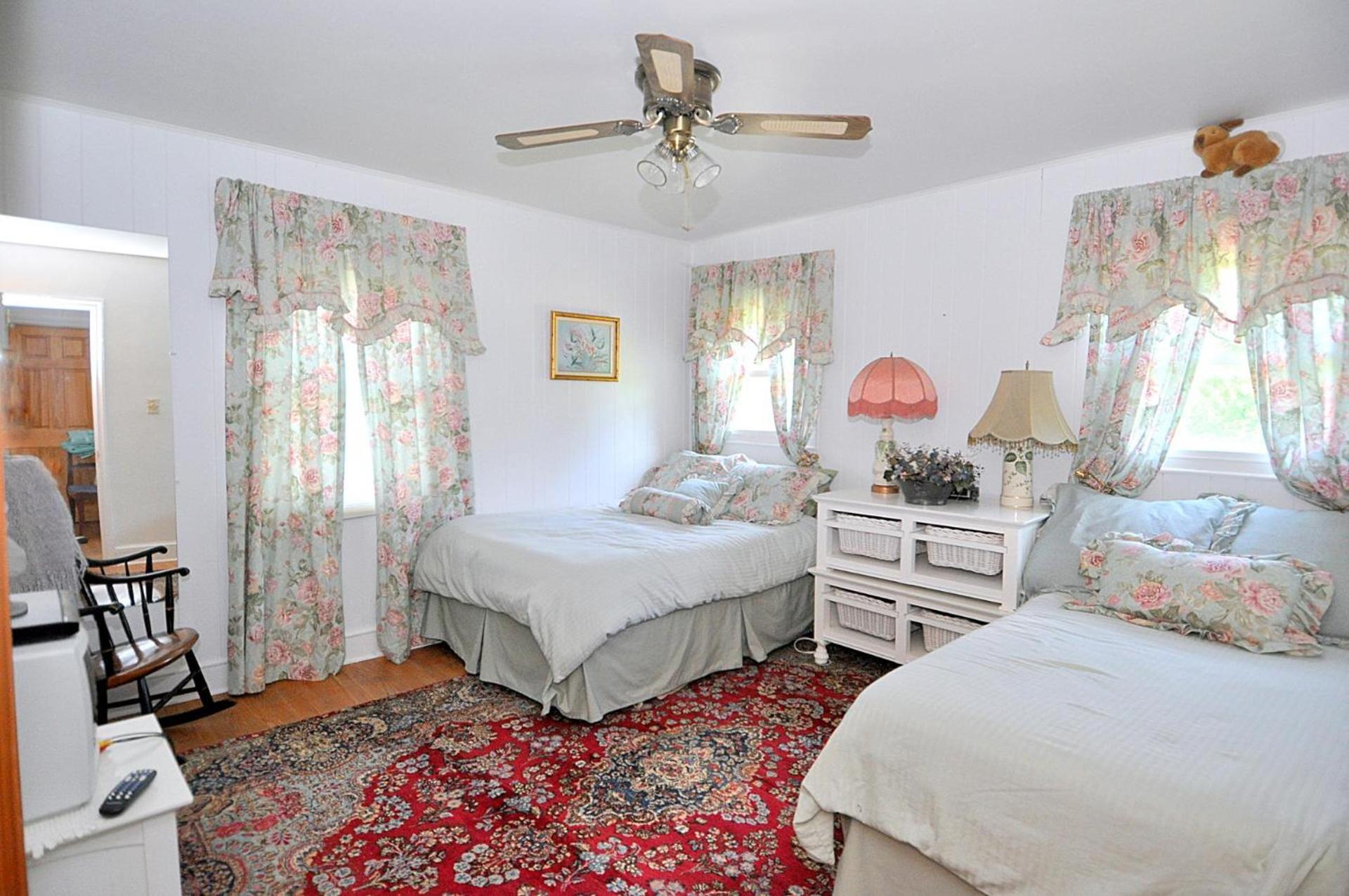 Stonehedge - 3 Bedroom Cottage Berkeley Springs Exterior photo